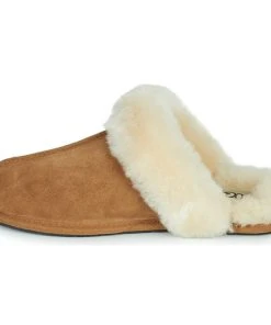 Chaussures Femme Chaussons UGG SCUFFETTE II Camel -Martina Magasin Soldes 20027045 500 D