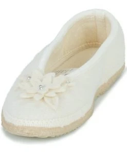 Chaussures Femme Chaussons Giesswein LADENBURGG Blanc -Martina Magasin Soldes 22893552 500 C